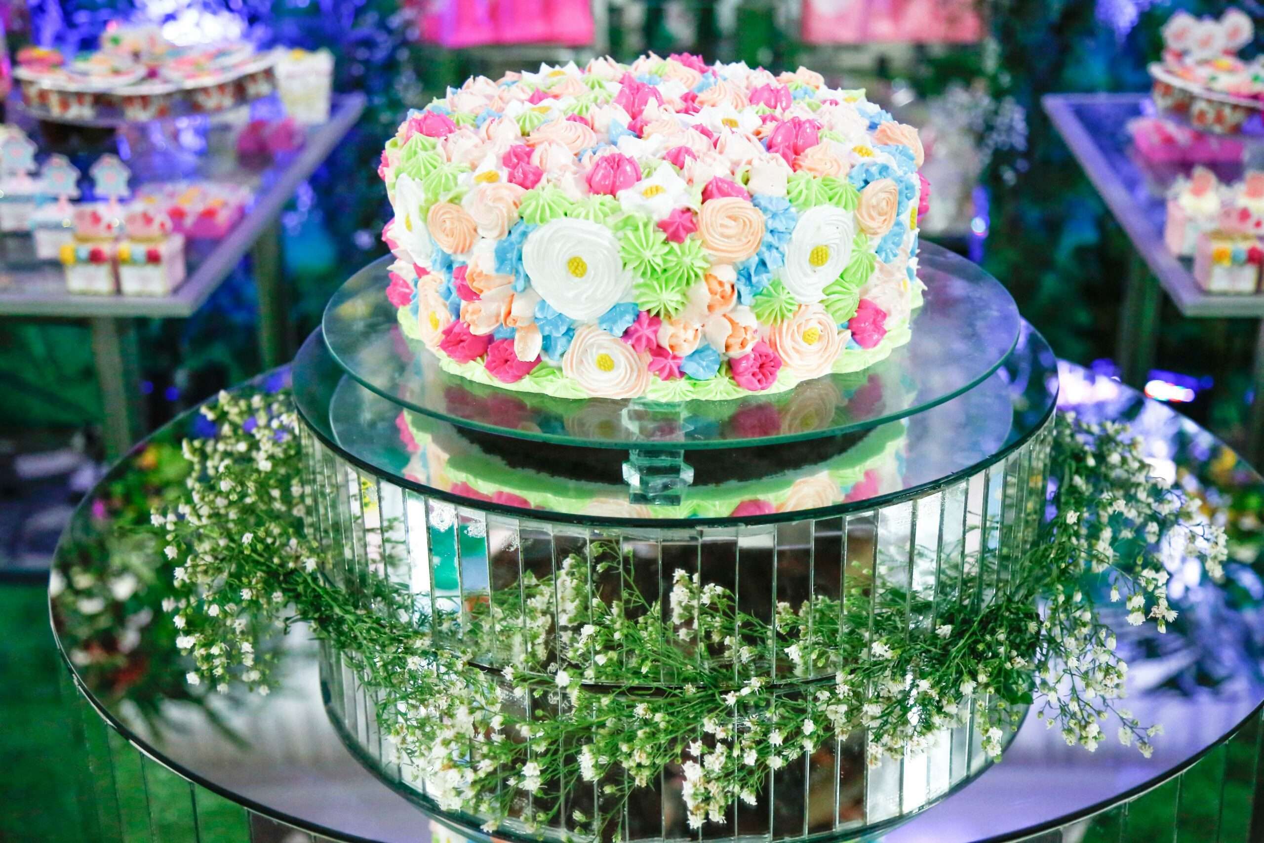 You are currently viewing The Perfect Pairing: Flowers and Cakes for Every Occasion in 2023